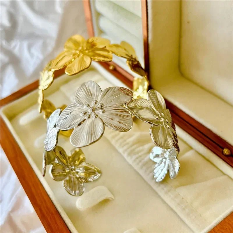 Bracelet large à motif floral et design géométrique ouvert, réglable et tendance (nouveauté 2025) – Vente en gros, idéal pour les fêtes ou comme cadeau. - A.F.V. Sud