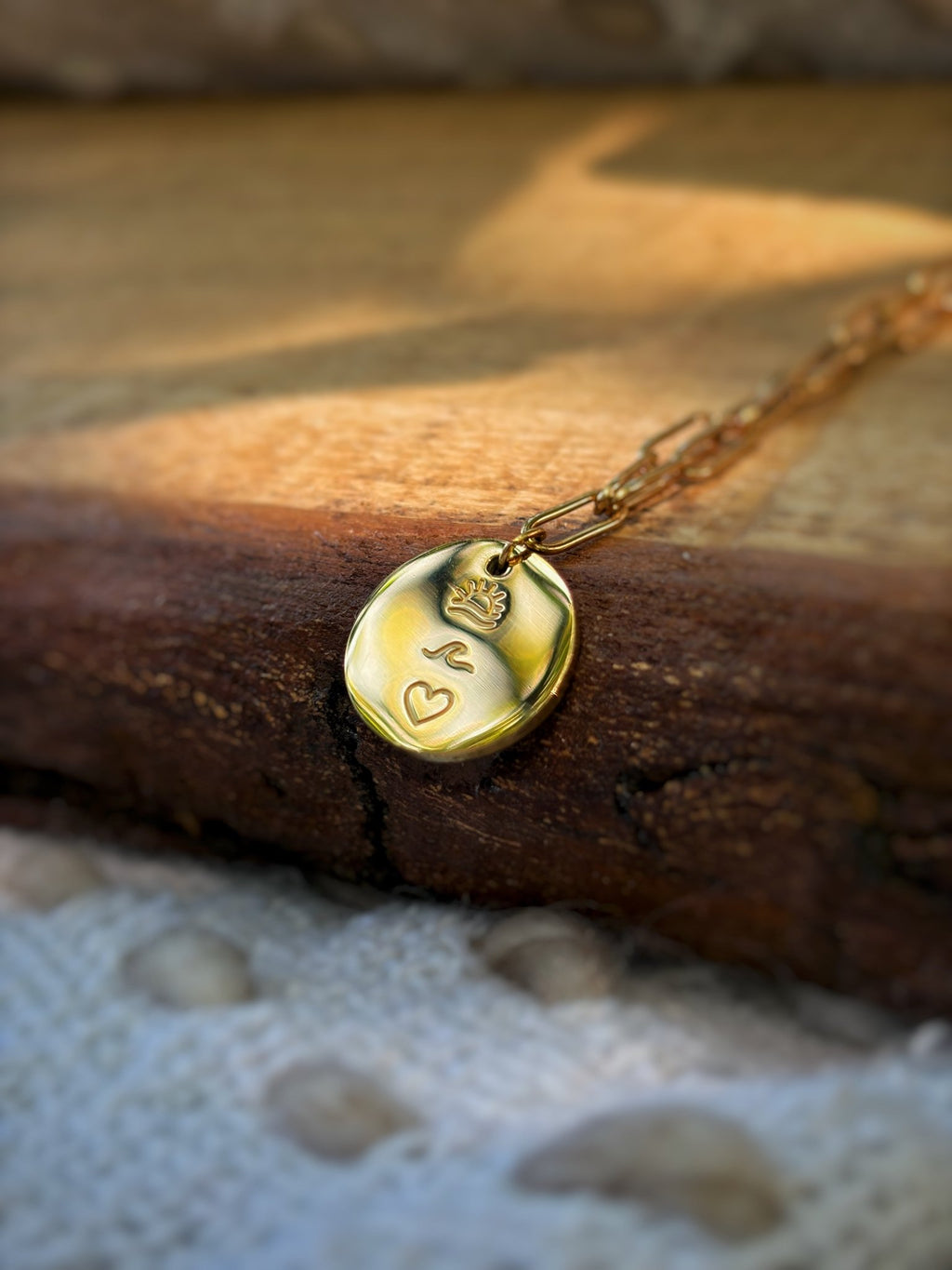 Collier Médaille Signatures Gravées – Finition Or - A.F.V. Sud
